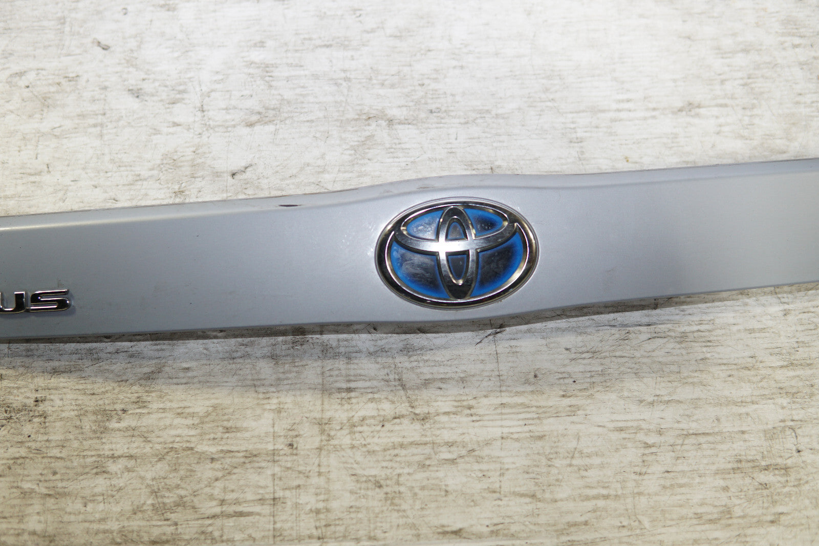 JDM Toyota Prius Rear Garnish Center Liftgate 2010-2015 OEM Genuine