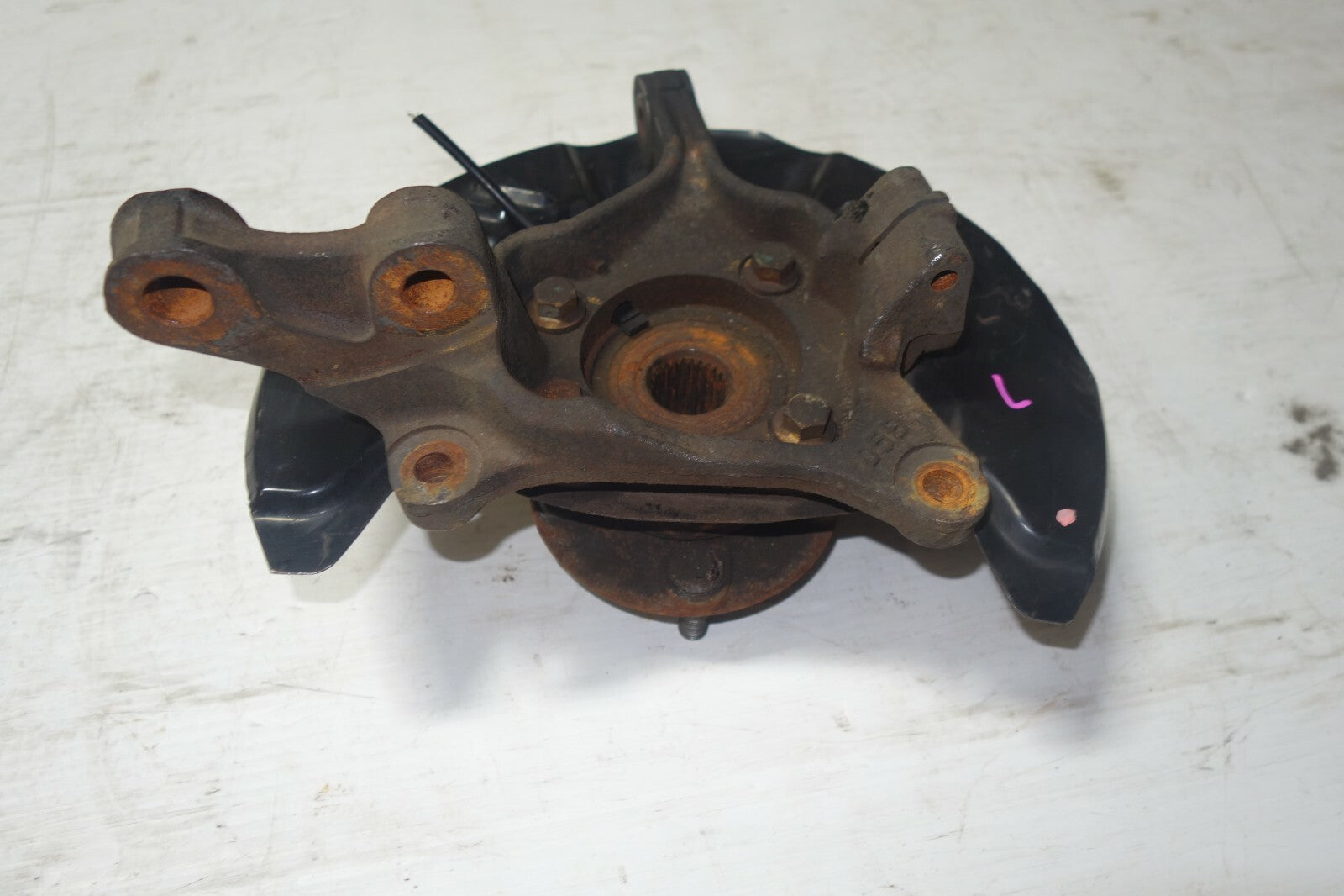 JDM 13-14 SUBARU XV GROSSTREK OEM FRONT KNUCKLE SPINDLE HUB LEFT SIDE GENUINE