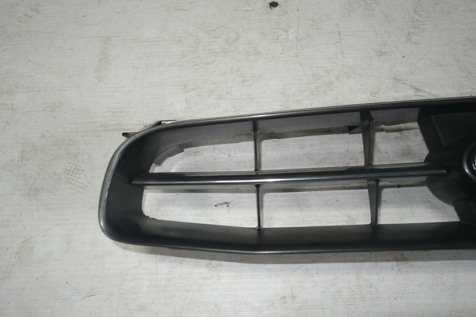 JDM 2004-2005 SUBARU IMPREZA WRX STi V8 FRONT GRILLE OEM OUTBACK SPORT TS RS V8