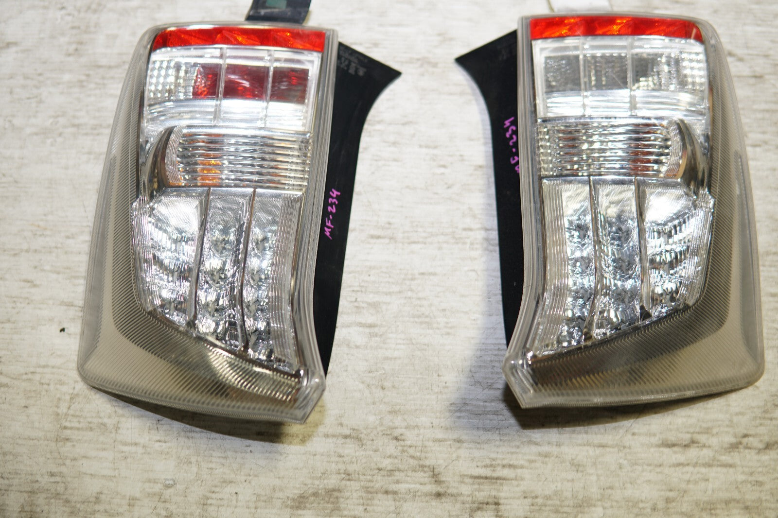 JDM Toyota Prius Tail Lights Tail Lamps ZVW30 Left & Right 2010-2015 MF-234