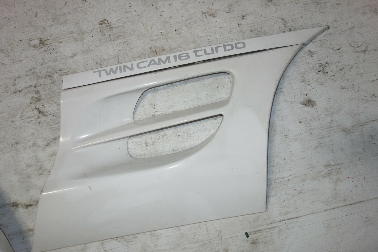 JDM 91-99 TOYOTA SW20 MR2 OEM  REAR SIDE VENTS MR-2 EXTERIER TRIM VENT MR-2
