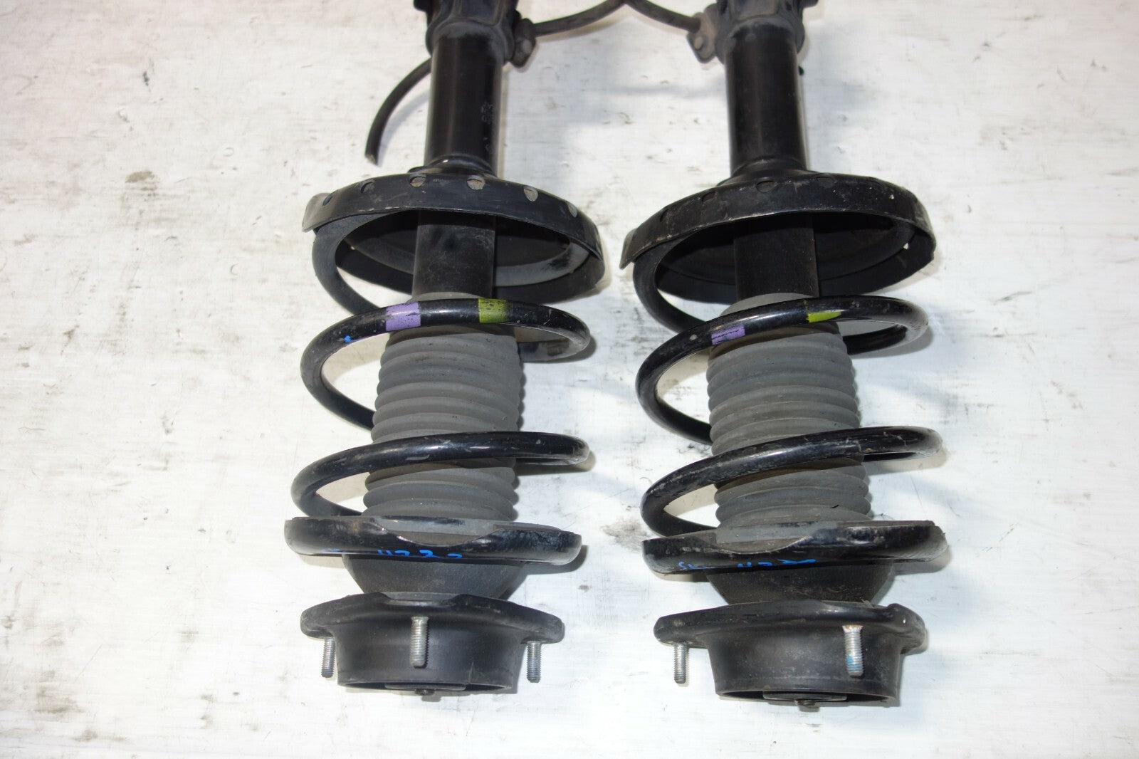 JDM Subaru Impreza WRX OEM Front Shocks Pair Genuine V9 Hawkeye 2006 2007