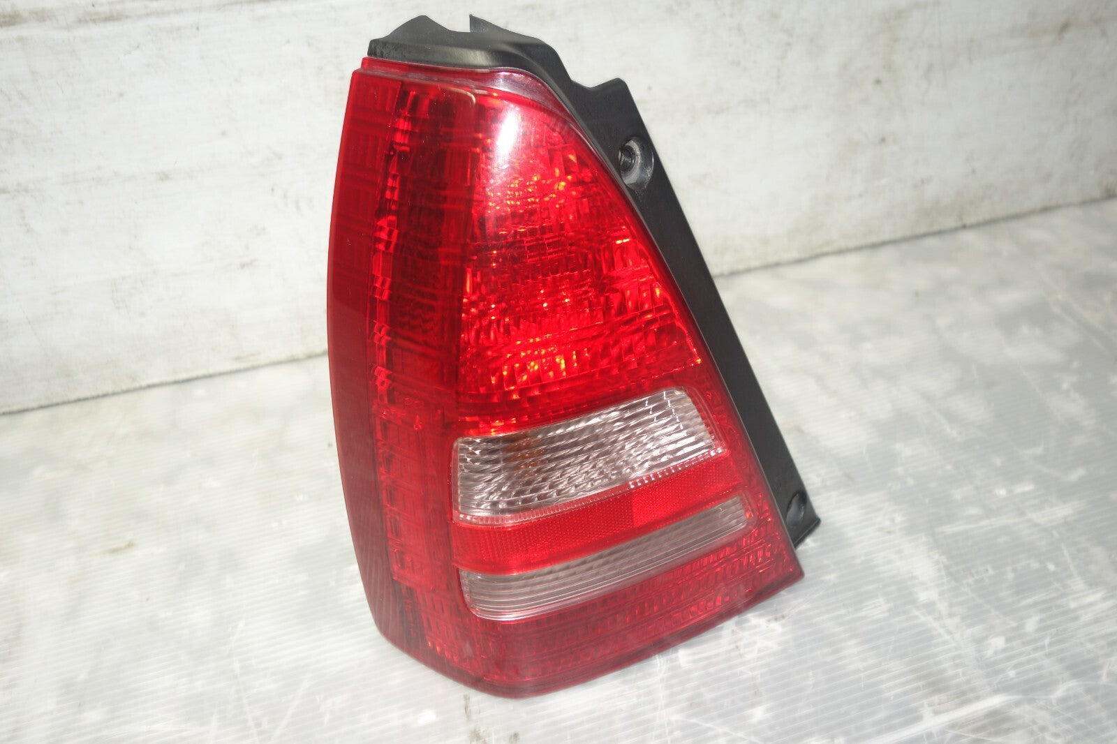 JDM 2003-2005 SUBARU FORESTER STi SG5 SG OEM TAIL LIGHT GENUINE LAMP LEFT SIDE