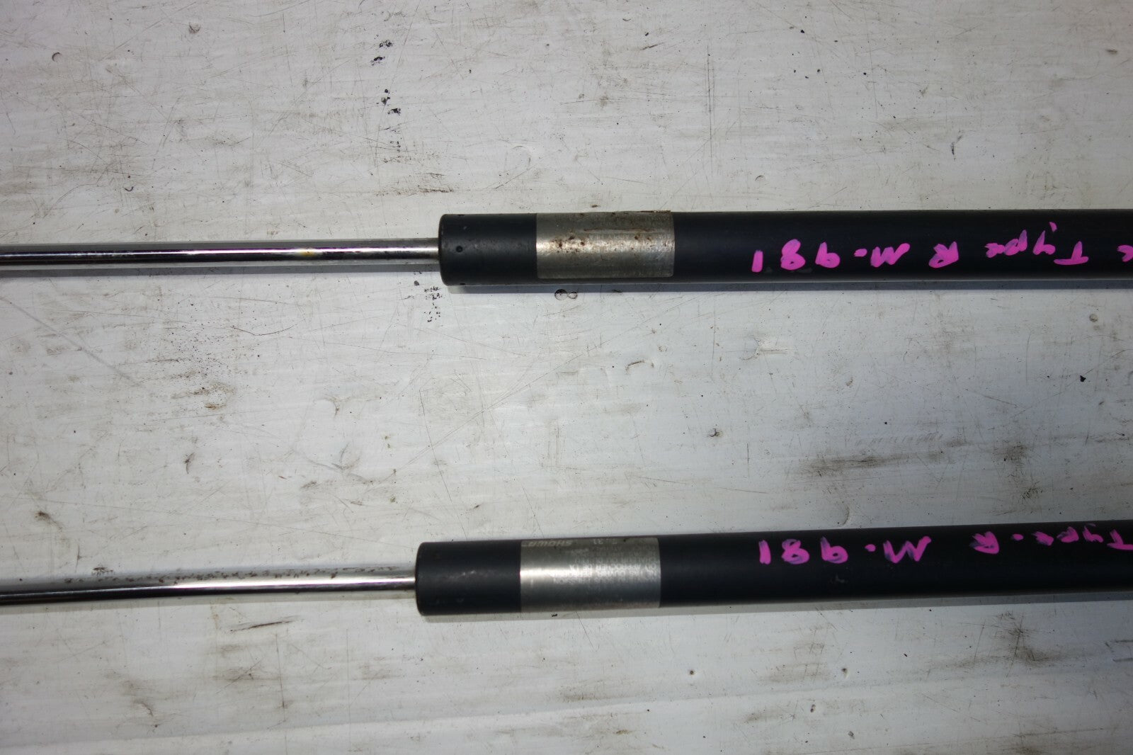JDM 1996-2000 HONDA CIVIC TYPE R  EK9 REAR HATCH STRUTS TAILGATE TRUNK SHOCKS