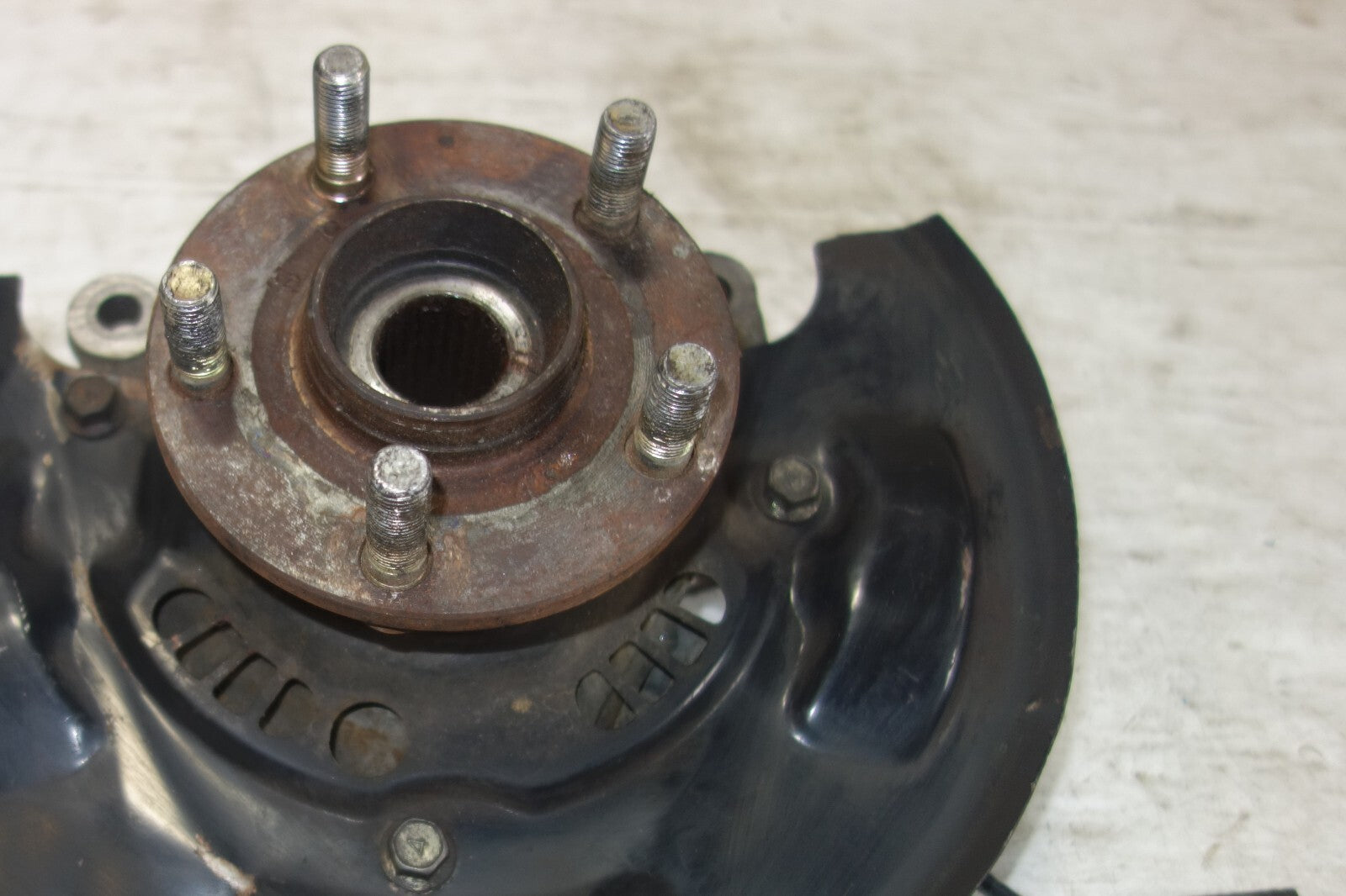 JDM 02-07 SUBARU IMPREZA WRX STI OEM FRONT RIGHT KNUCKLE SPINDLE HUB GENUINE