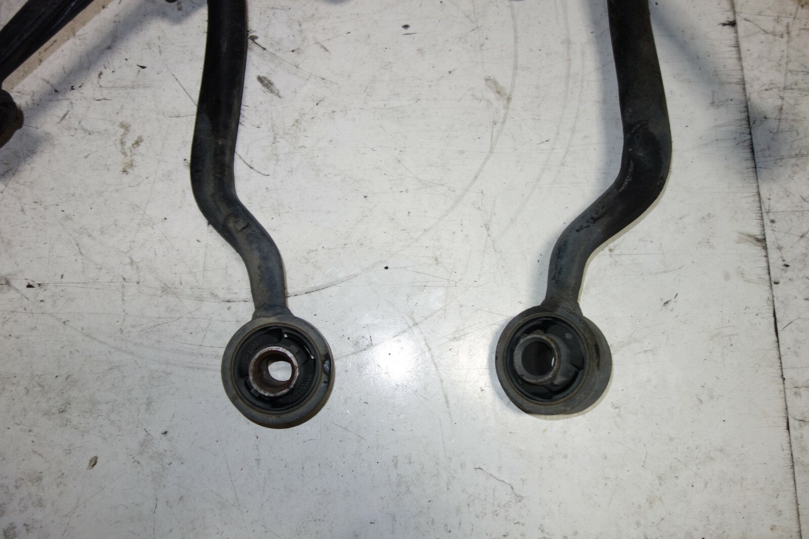 JDM Lexus is300 Altezza Front Lower Control Arms Ball Joints 2001-2005 SXE10 OEM