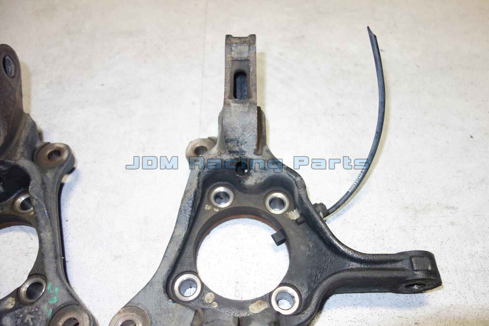 2009-2014 Subaru Forester Front Wheel Knuckle Suspension 28313AG020 28313AG030