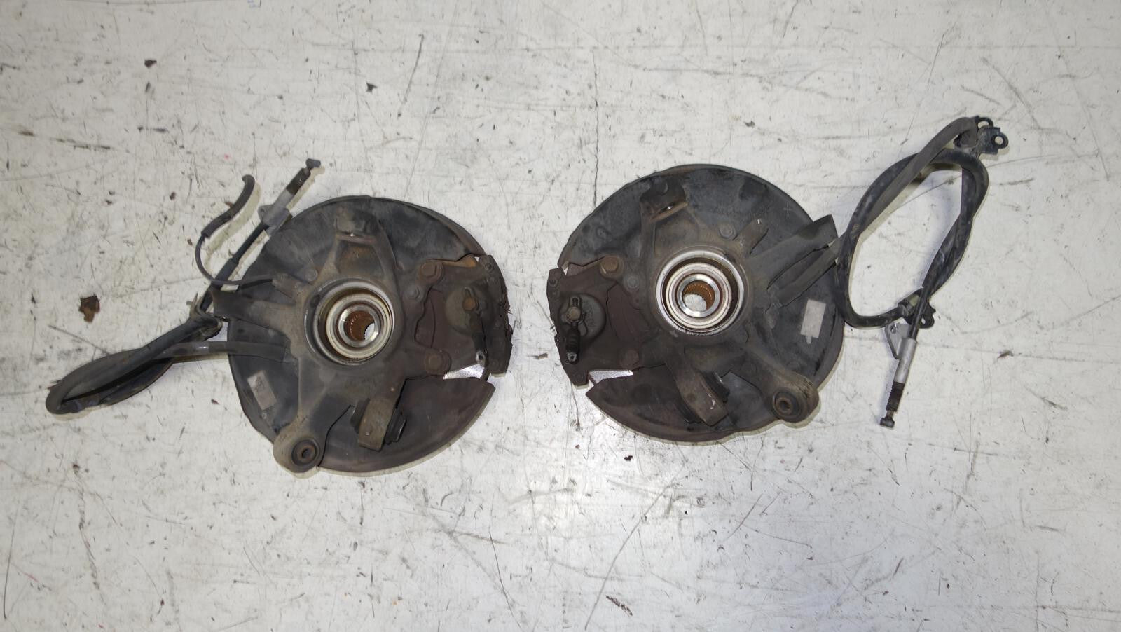 JDM 2000-2005 LEXUS IS300 REAR SPINDLES WHEEL HUBS BEARINGS KNUCKLES SUSPENSION