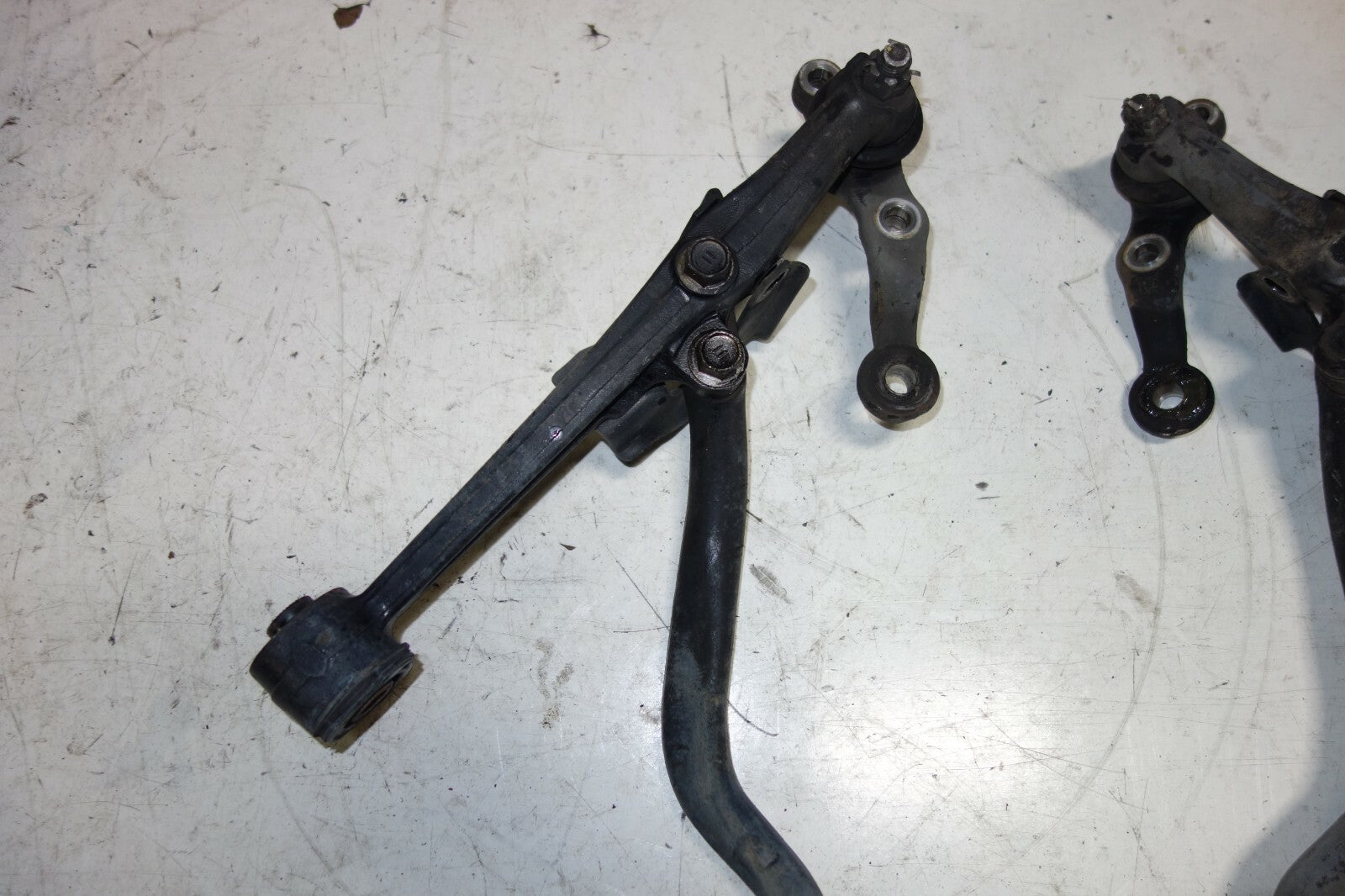 JDM Lexus is300 Altezza Front Lower Control Arms Ball Joints 2001-2005 SXE10 OEM