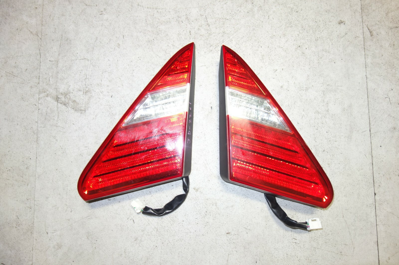 JDM Lexus LS430 Toyota Celsior Taillights Taillamps Inner Pair 2004 2005 2006