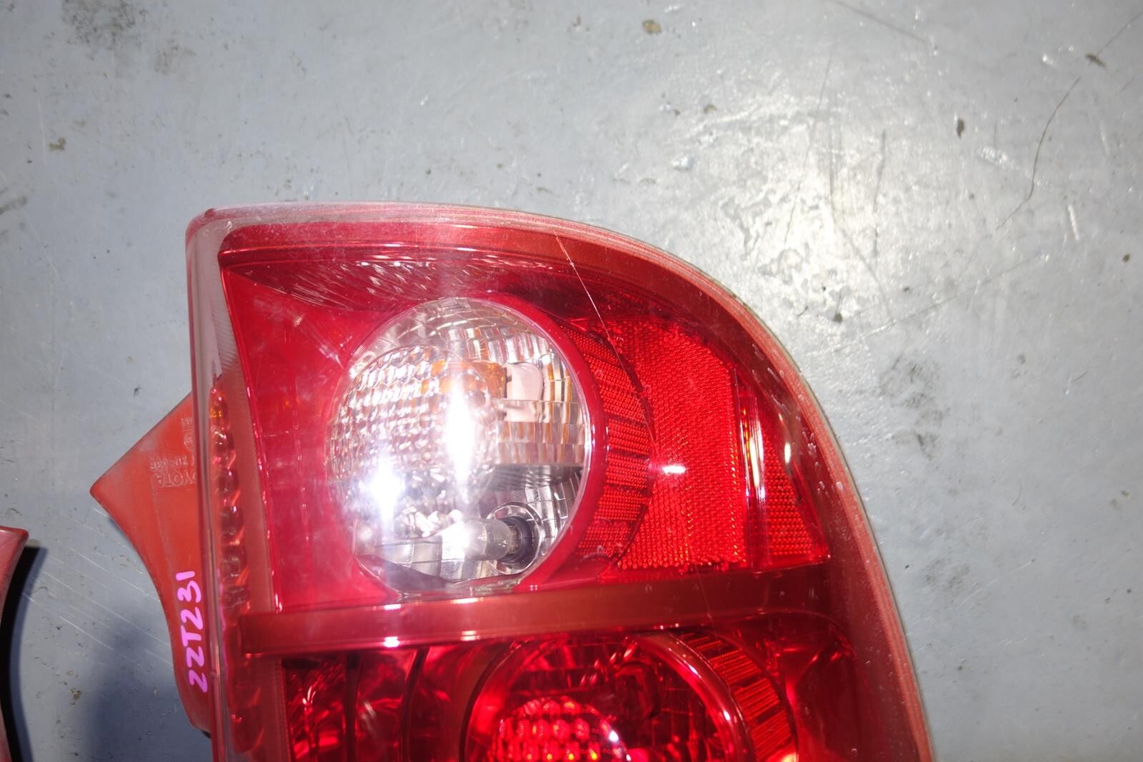 JDM 2000-2005 TOYOTA CELICA OEM TAIL LIGHTS LH LR TAIL LAMPS 2000-2005 MF-1678