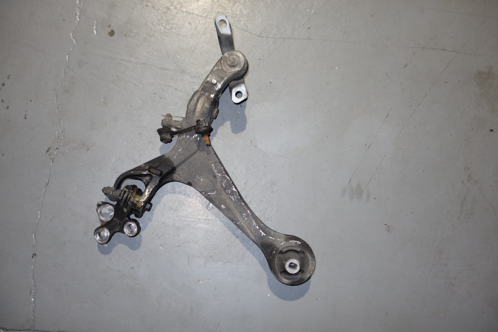 JDM 2005-2008 ACURA RL  FRONT ALUMINUM LOWER CONTROL ARM  KB1 OEM LEFT SIDE