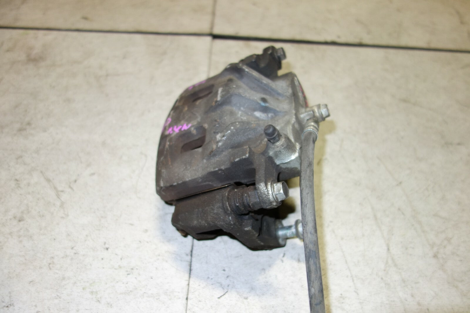 2005-2009 Subaru Legacy Spec-B Front Right Brake Caliper 6-speed Turbo JDM