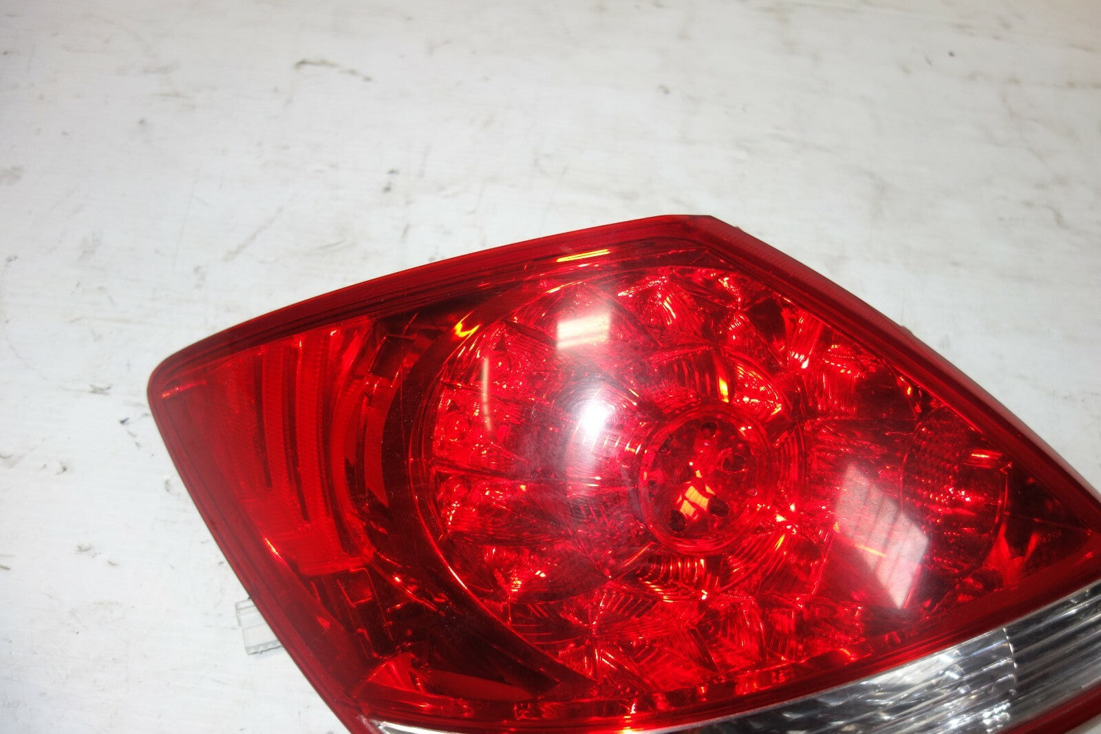 JDM 2005-2008 ACURA 3.5 RL OEM LEFT SIDE TAIL LIGHT  GENUINE TAILLIGHT LAMP