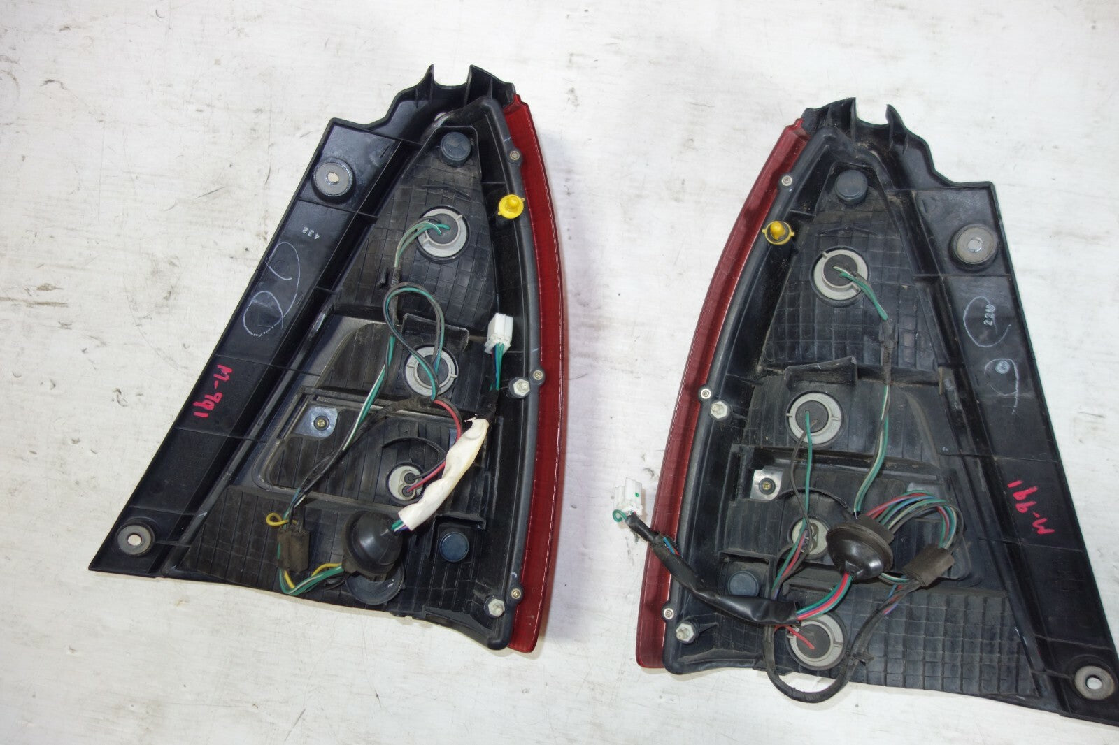 JDM 2003-2005SUBARU FORESTER SG5 SG OEM TAIL LIGHTS LAMPS LEFT & RIGHT SIDE SET