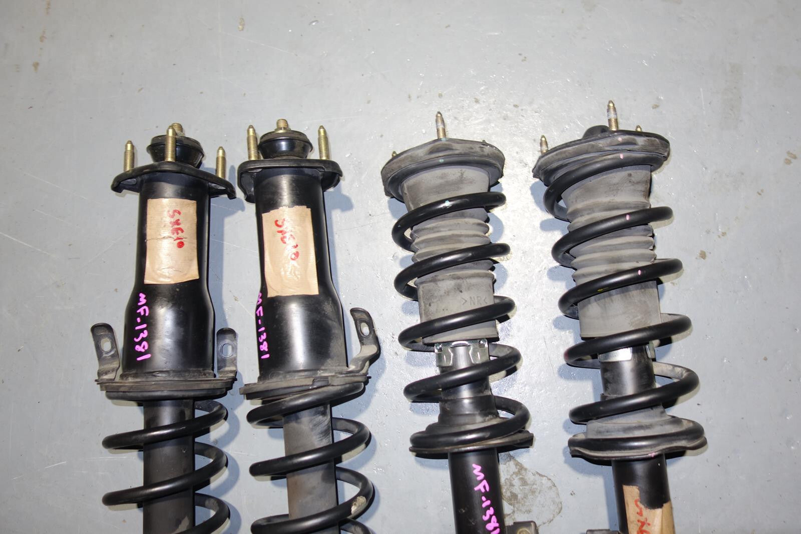 JDM Lexus IS300 Altezza SXE10 OEM Shocks Struts Springs Suspension 2001-2005