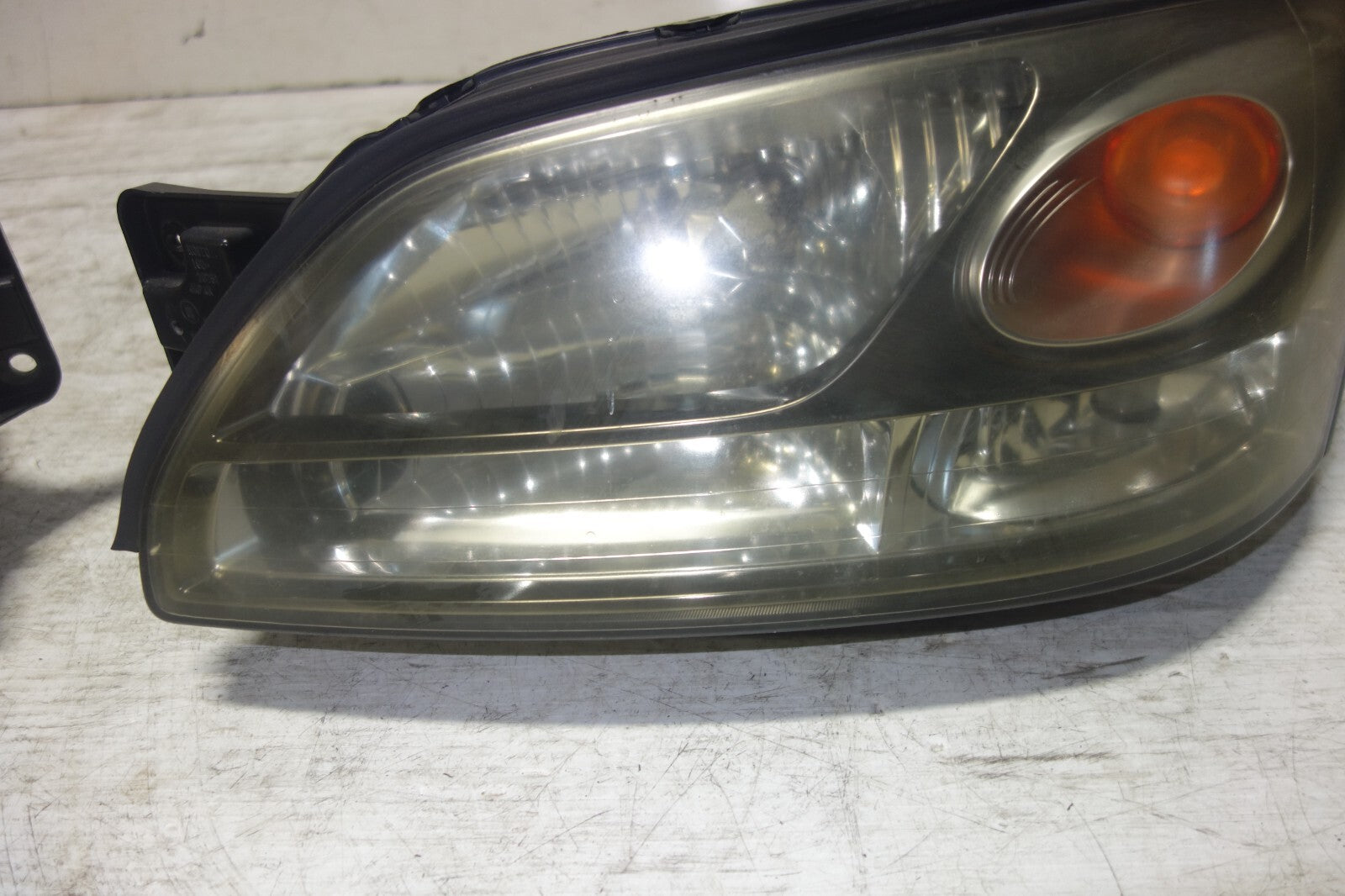 JDM Subaru Legacy Headlights BH5/BE5 HID Left & Right 2000 2001 2002 2003 2004