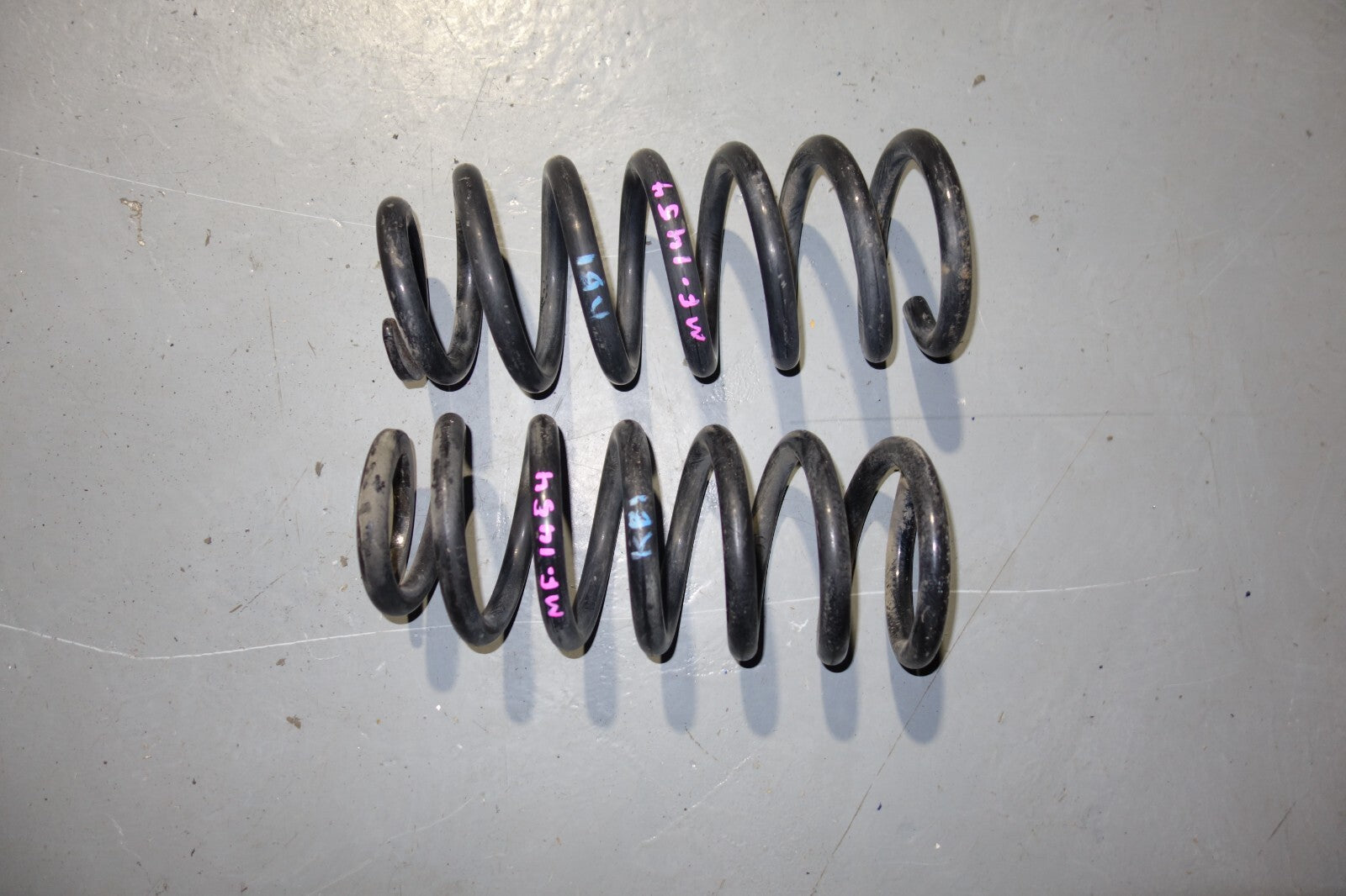 JDM 2005-2008 ACURA RL KB1 OEM  REAR SPRINGS Fits : RL HONDA LEGEND JAPAN