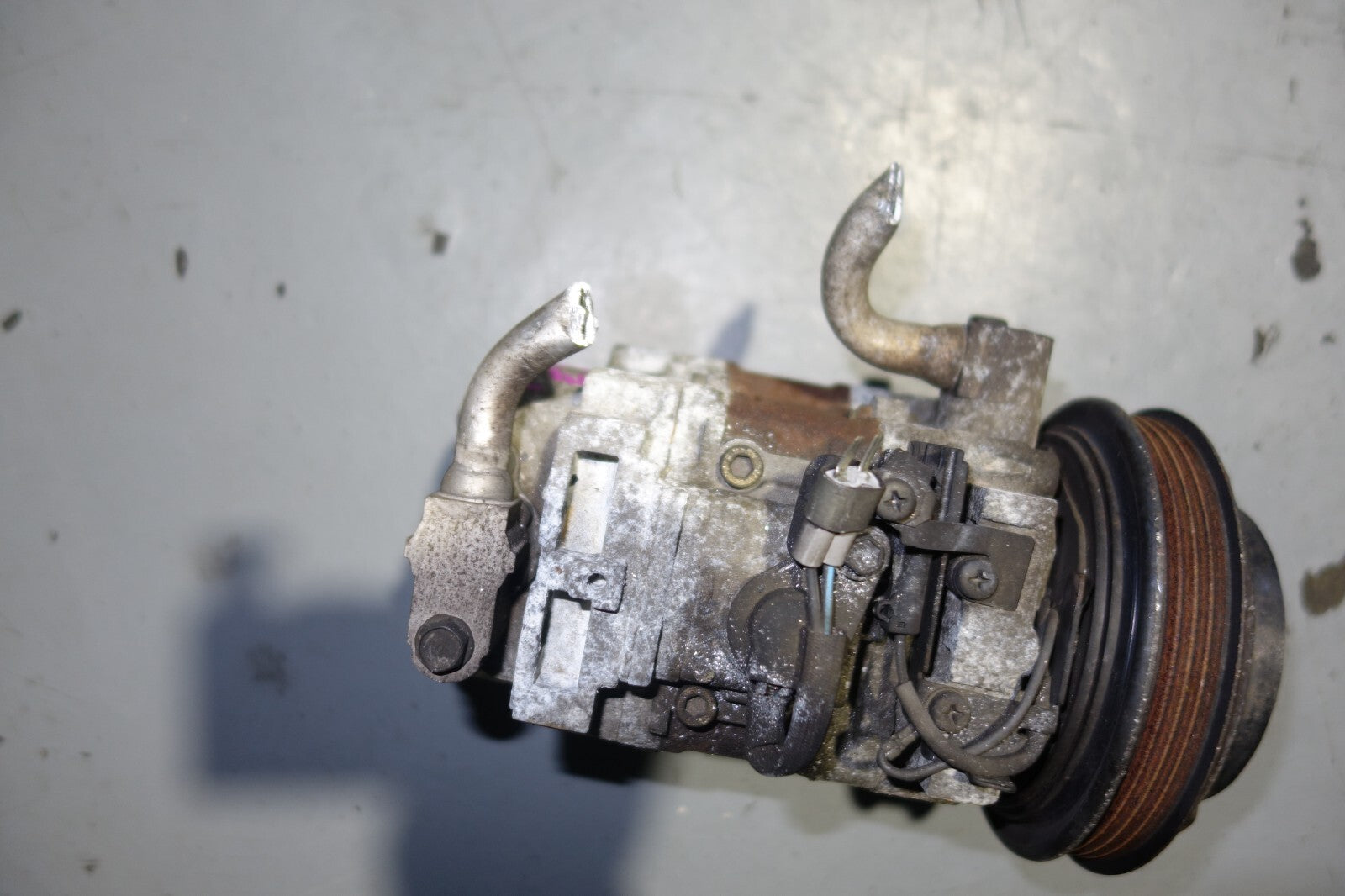 JDM SUBARU LEGACY B4 TWIN TURBO AC COMPRESSOR EJ208 EJ206 AIR A/C Clutch 2000-04