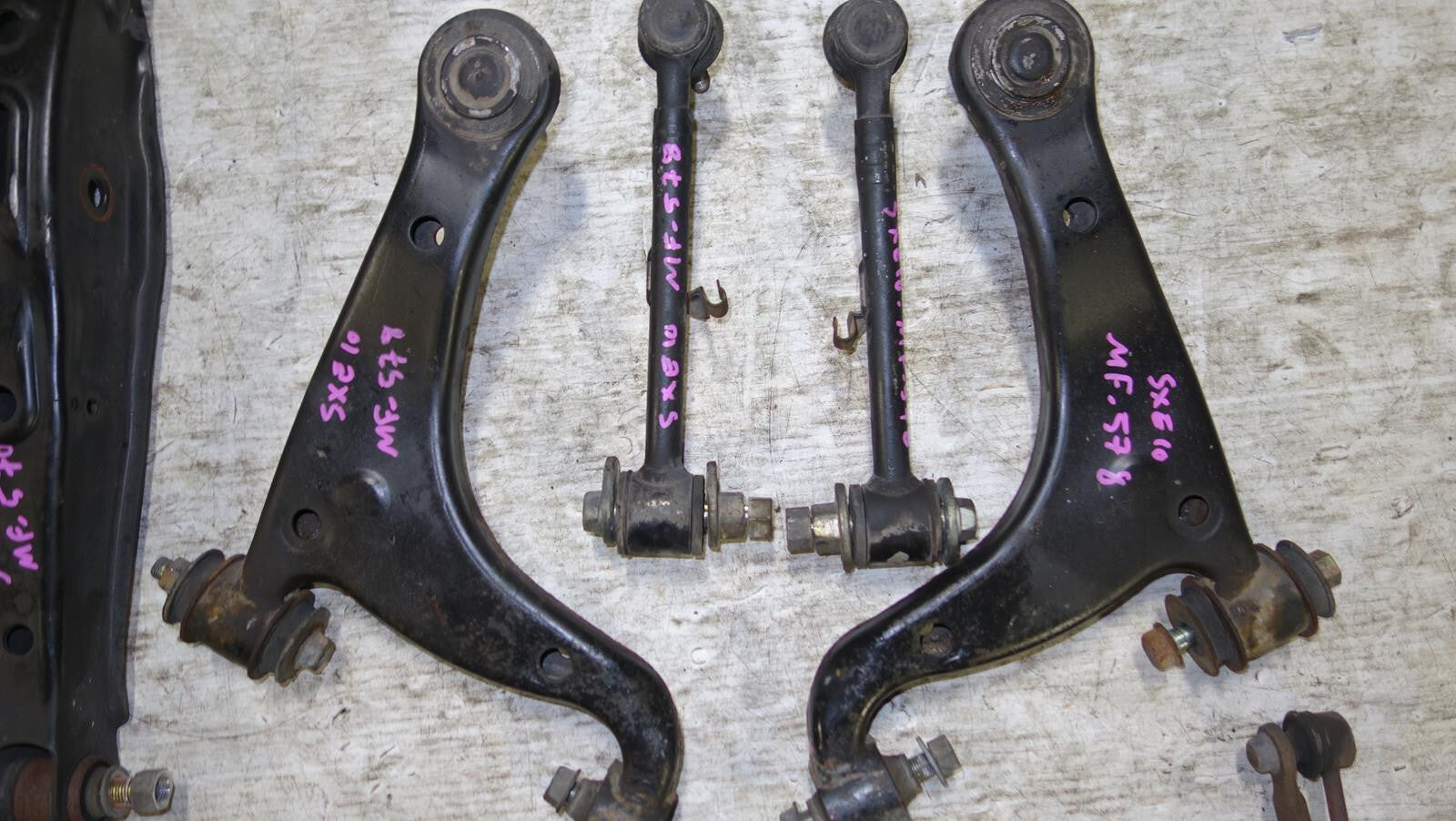 JDM Lexus IS300 / Altezza Rear Control Arms Suspension Set SXE10 OEM 2001-2005