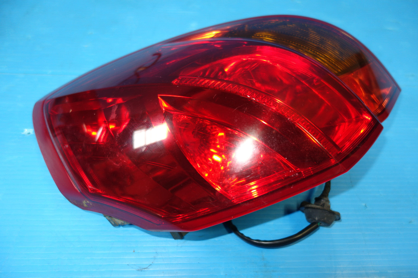 Subaru Legacy Original Rear Tail Lights Lamps Pair RH LH Taillights 2005-2007