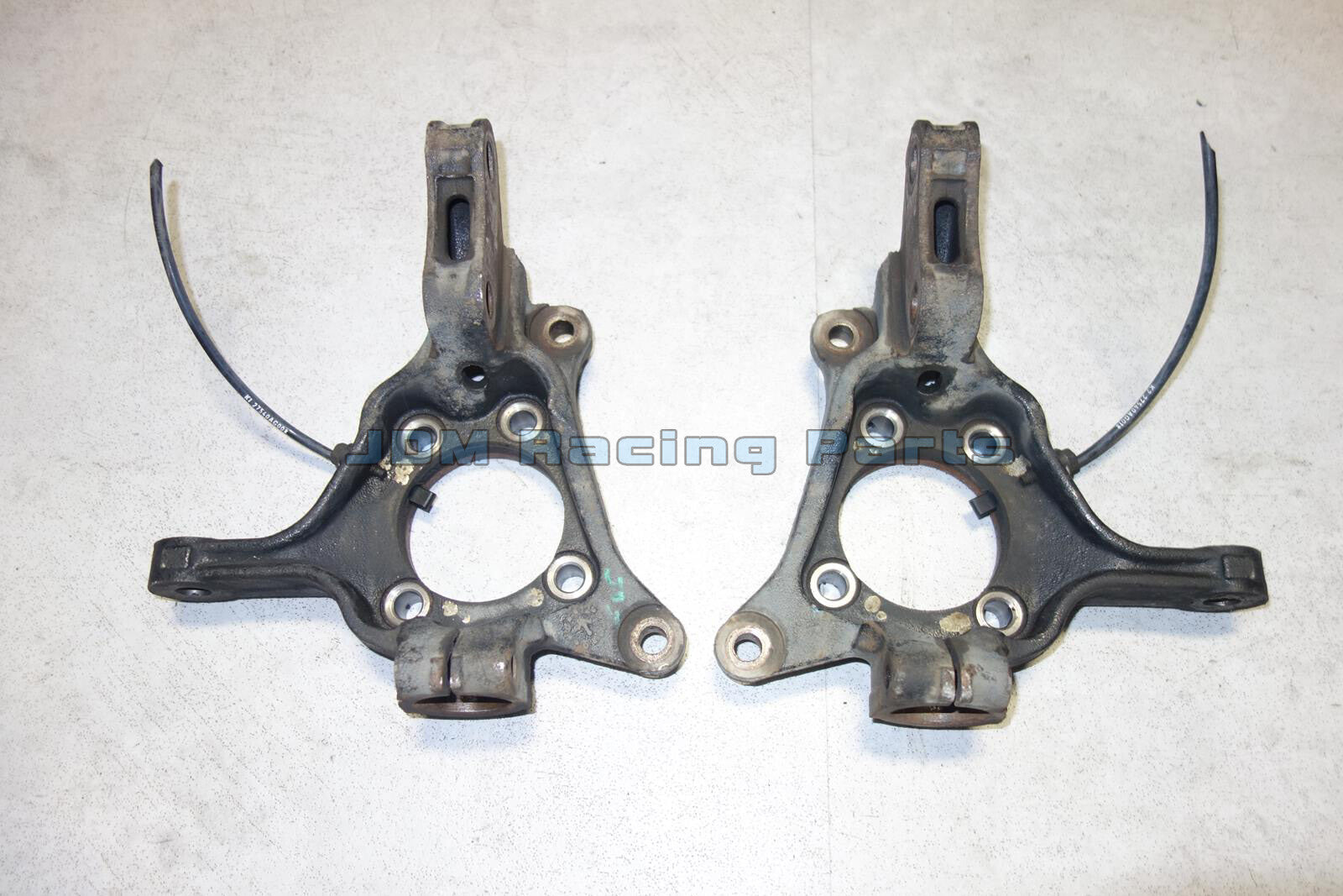 2009-2014 Subaru Forester Front Wheel Knuckle Suspension 28313AG020 28313AG030