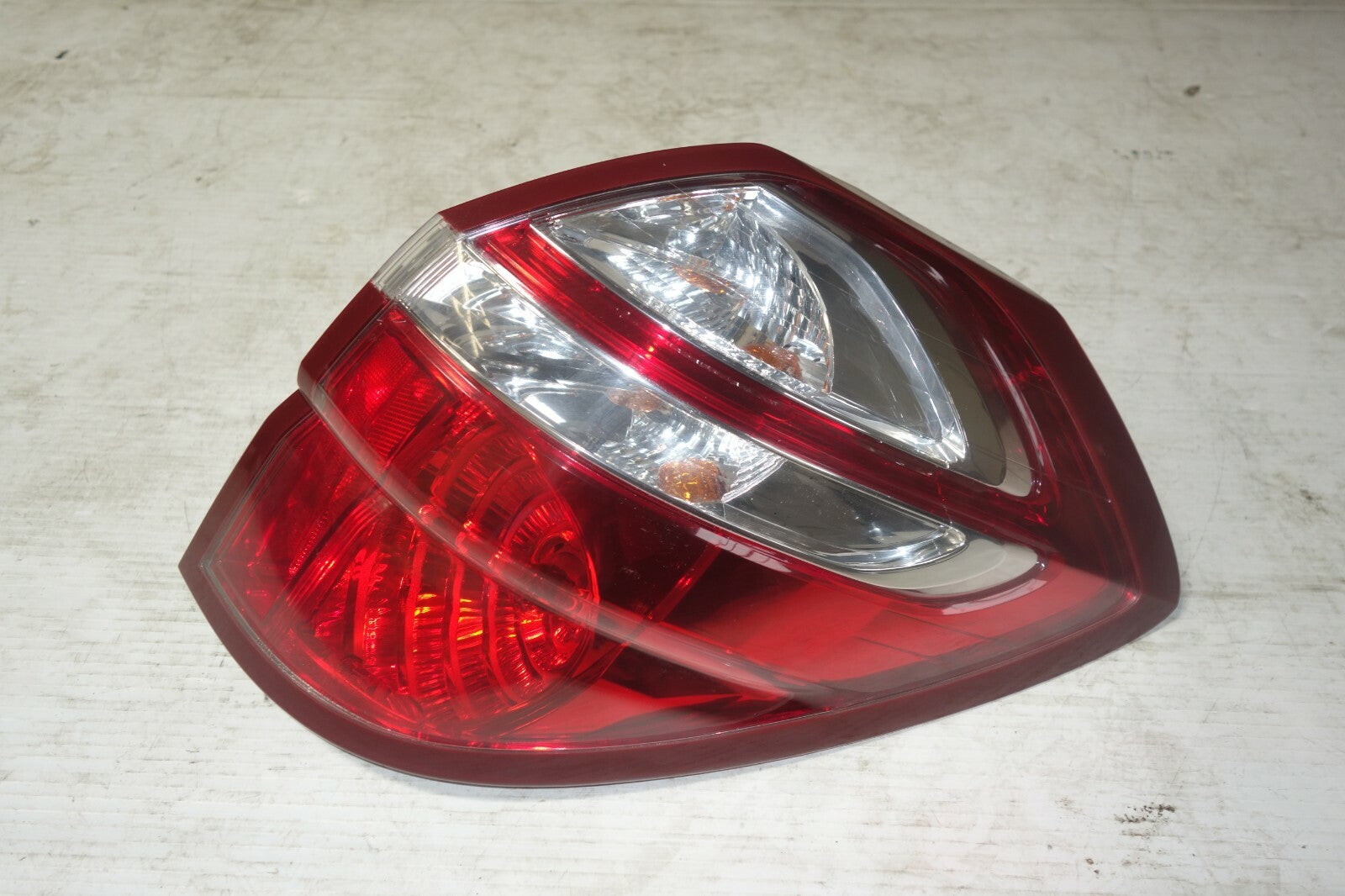 JDM 2005-2009 SUBARU LEGACY OUTBACK KOUKI OEM RIGHT SIDE TAIL LIGHT TAIL LAMP