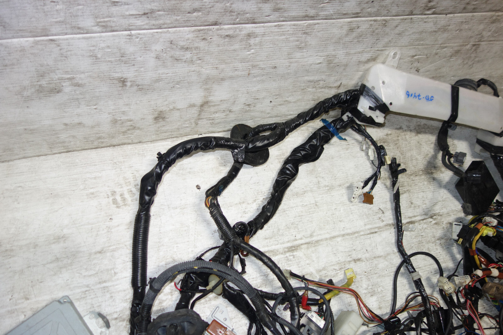 JDM Subaru WRX Forester EJ205 AVCS Turbo Computer Wire Harness Wiring 22611AK000
