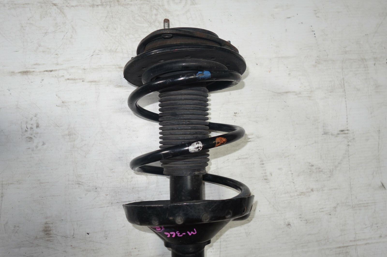JDM 05-09 SUBARU LEGACY OUTBACK KYB FRONT RIGHT SIDE SHOCK STRUT ASSEMBLY  WAGON