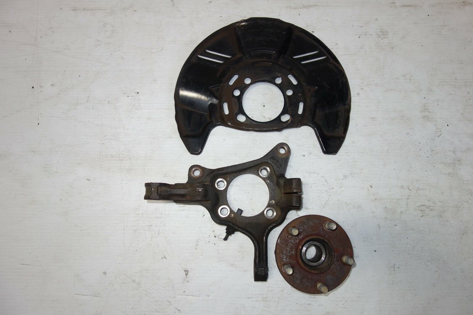 JDM SUBARU FORESTER FRONT HUB KNUCKLE SPINDLE RIGHT SUSPENSION 2009-2014 SPINDLE