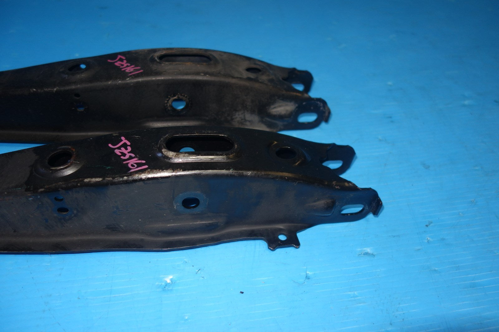 JDM Lexus GS300 GS400 GS430 Rear Lower Suspension Control Arms Genuine 1998-2005